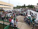 Fanouci Chapecoense se scházejí na stadionu, aby uctili památku hrá, kteí...