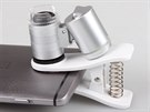 Mikroskop lze snadno pipnout na kamerku mobilního telefonu.
