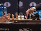 Norský obhájce titulu Magnus Carlsen táhne erným konm, ruský vyzyvatel Sergej...