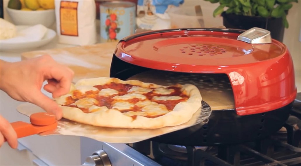 VIDEO: Pec na sporák upeče pizzu skoro stejně rychle jako v restauraci -  iDNES.cz