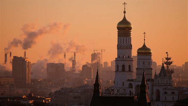 Výbuch v Moskvě zabil tři lidi, další jsou zranění. Příčinu exploze policie nezná