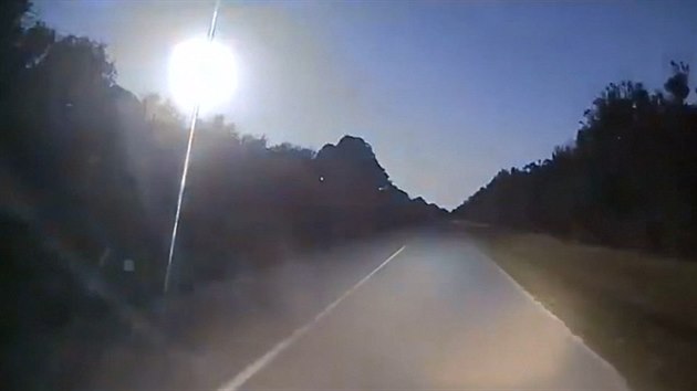 Meteor rozzáil oblohu nad Floridou