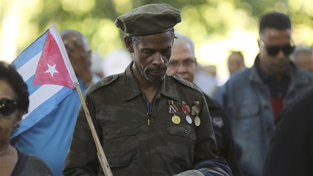 Kubnci se lou se zesnulm Fidelem Castrem. Pieta v Havan vyvrchol v ter, kdy je na nmst Revoluce plnovno velk shromdn a me (28. listopadu 2016)