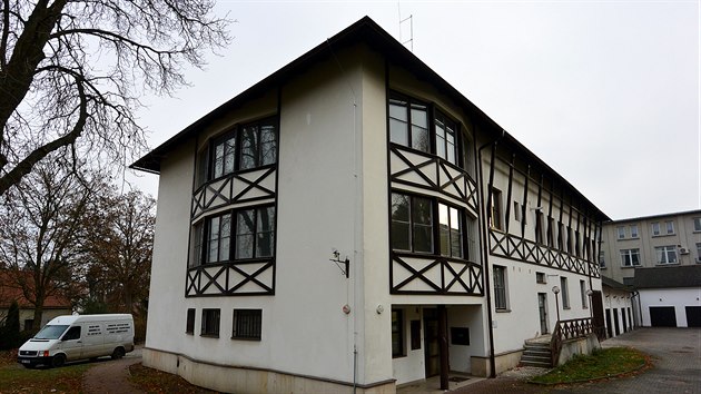 Ve Svitavách bude moci finanční úřad využívat bývalou hospodářskou budovu u Ettlovy vily.