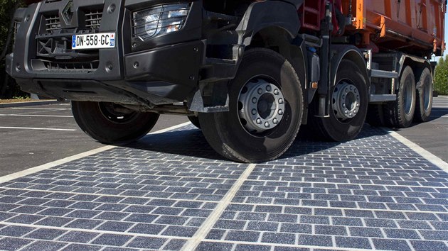 Panely pro solární silnice francouzské společnosti Wattway