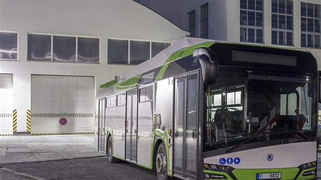 Elektrobus dopravce Arriva jezd v Tinci.