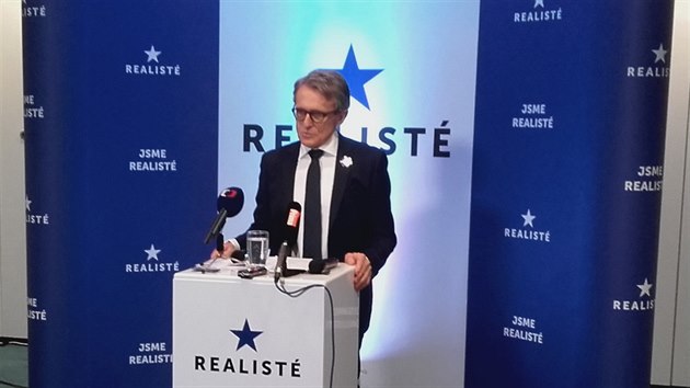 Politolog, komenttor a publicista Petr Robejek pi pedstaven nov pravicov konzervativn strany Realist.