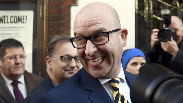 Britsk euroskeptick strana UKIP si zvolila novho ldra. Stal se jm Paul Nuttall (28. listopadu 2016).