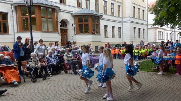 Domov pro seniory v arelu brodsk nemocnice. Do nho se na nkolik msc pesthovalo i oddlen dlouhodob nemocnch.