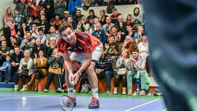 Momentka z badmintonov exhibice v Ostrav, na snmku je Petr Koukal.