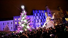 Slavnostní rozsvcení vánoního stromu zahájilo v Brn adventní trhy (25....