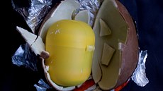 okoládové vajíko s hrakou Kinder Surprise