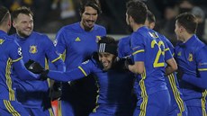 Stelec Christian Noboa (uprosted) oslavuje tetí gól Rostova v zápase Ligy...