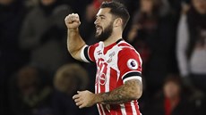 Charlie Austin, útoník Southamptonu, se raduje ze vstelené branky v utkání...