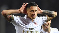 Gianluca Lapadula se raduje z gólu do síte Empoli.