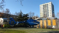 �ena s dít�tem v �í�anech vysko�ila z okna (29.11.2016).