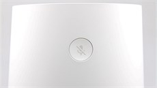 Tlaítko pro vypnutí mikrofonu na zadní stran Google Home lze nahmatat i...