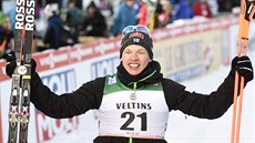 Finský b�ec na ly�ích IIvo Niskanen se raduje v cíli závodu na 15 kilometr�...