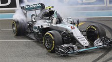 Nico Rosberg v cíli Velké ceny Abú Zabí.