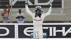 KRÁL JE MRTEV, AŤ ŽIJE KRÁL! Nico Rosberg slaví premiérový titul mistra světa...