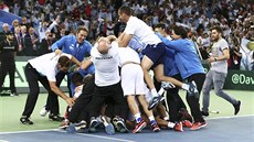 EUFORIE. Argentinští tenisté slaví zisk Davis Cupu.