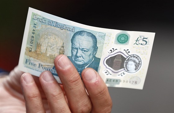 Nová ptilibrová bankovka s portrétem Winstona Churchilla.