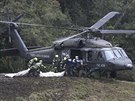 Záchranái na míst pádu letadla u kolumbijského msta Medellín (29. listopadu...