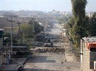 V ulicích Mosulu jsou vidt vojenská vozidla iráckých bezpenostních sil. (29....