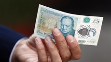 Nová ptilibrová bankovka s portrétem Winstona Churchilla.
