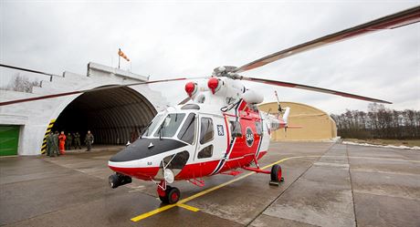 Letecká záchranná sluba Armády eské republiky má zázemí v Bechyni. Odtud vrtulník startoval k turistovi, který zkolaboval u Pleného jezera.