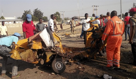 Následky jednoho z teroristických útok v Nigérii (ilustraní snímek)