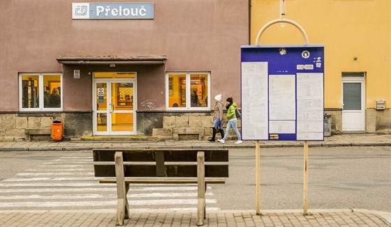 Na nový přestupní terminál u železniční stanice obyvatelé Přelouče čekají více...