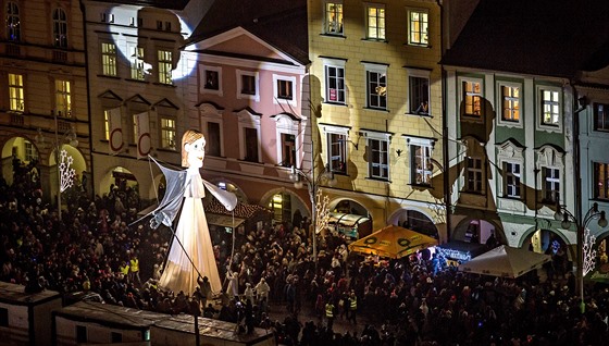 Tisíce lidí sledovaly na námstí Pemysla Otakara II. v eských Budjovicích...