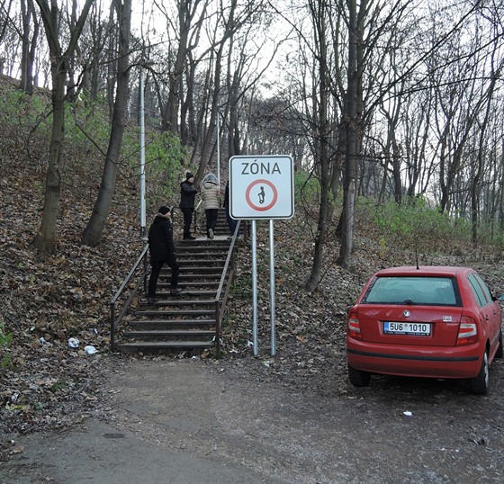 Znaka zákazu vjezdu vozítek segway v Kesomyslov ulici.