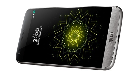 LG G5 byl první smartphone s výmnnými moduly.