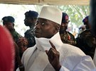 Gambijský prezident Yahya Jammeh u voleb (2. prosince 2016)