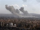 Kou stoupá k nebi po náletu na Aleppo (3. prosince 2016)