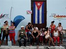 Urna s popelem Fidela Castra cestovala z Havany napí zemí a skonila pou v...