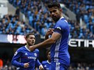 Útoník Chelsea Diego Costa slaví vyrovnávací gól do sít Manchesteru City.