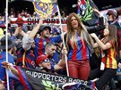 Píznivci Barcelony bhem slavného El Clásica - zápasu proti Realu Madrid.