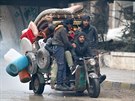 ÚTK. Povstalecké tvrt v syrském mst Aleppo opustilo bhem 24 hodin v pátek...