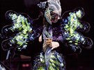 Zpvaka si zejména v poslední dekád oblíbila koncertování s maskami na...