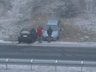 Dopravn nehoda na dlnici D6 u Velk Dobr na Kladensku (5.12.2016).