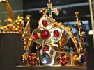 V Ostravském muzeu jsou v souasnosti k vidní korunovaní klenoty panovník z...