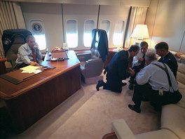 George Bush mlad na palub Air Force One bhem krize po toku na newyorsk...