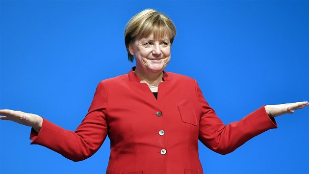 Angela Merkelov na stranickm sjezdu CDU, kde byla opt zvolena pedsedkyn (6. prosince 2016)