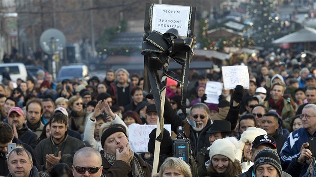 Asociace podnikatel a manaer uspodala 3. prosince v centru Prahy demonstraci proti zaveden elektronick evidence treb (3. prosince 2016).