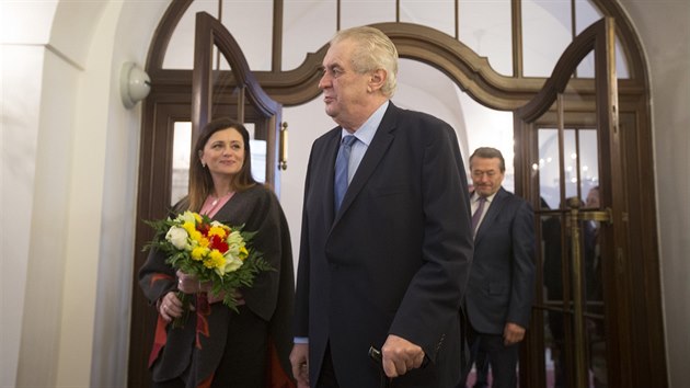 Milo Zeman pichz do Snmovny (7. prosince 2016).