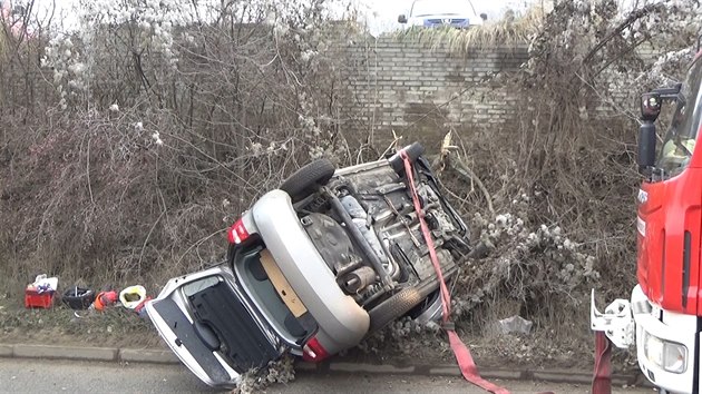 idika zapomnla na zpteku, jej auto sjelo ze strn (5.11.2016).