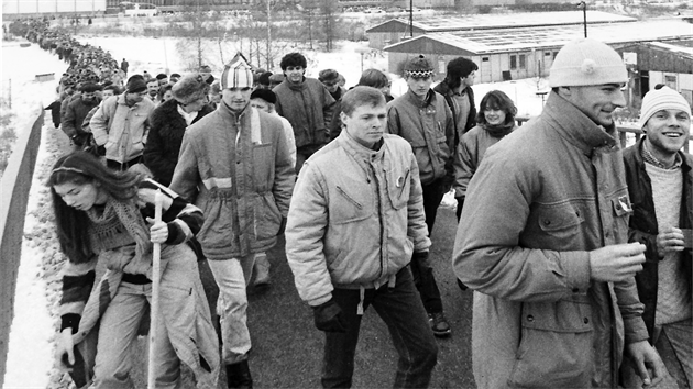 Listopad 1989 v Brn. Lid vyrazili protestovat do ulic.